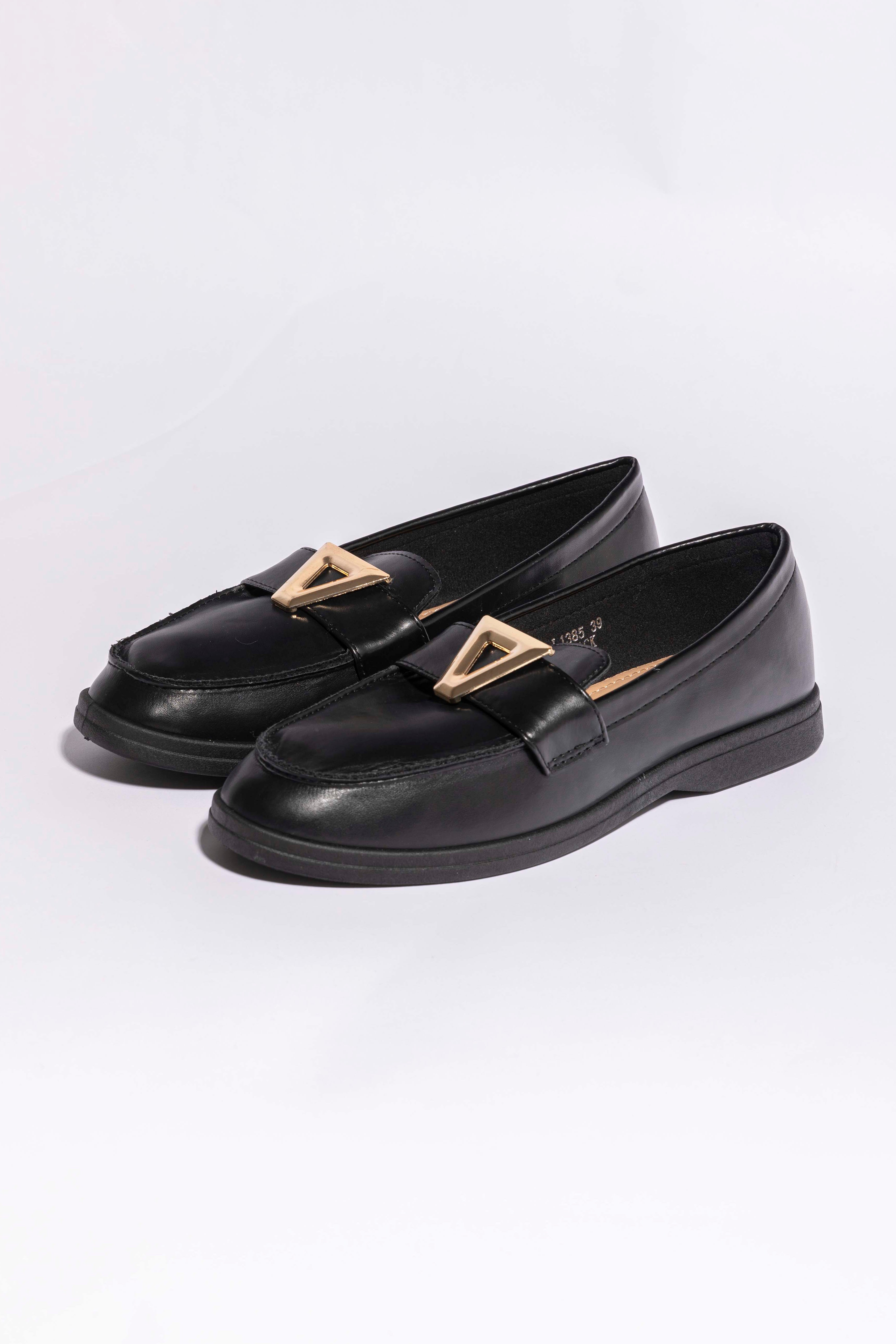 Wide Width Buckle Flat Shoes