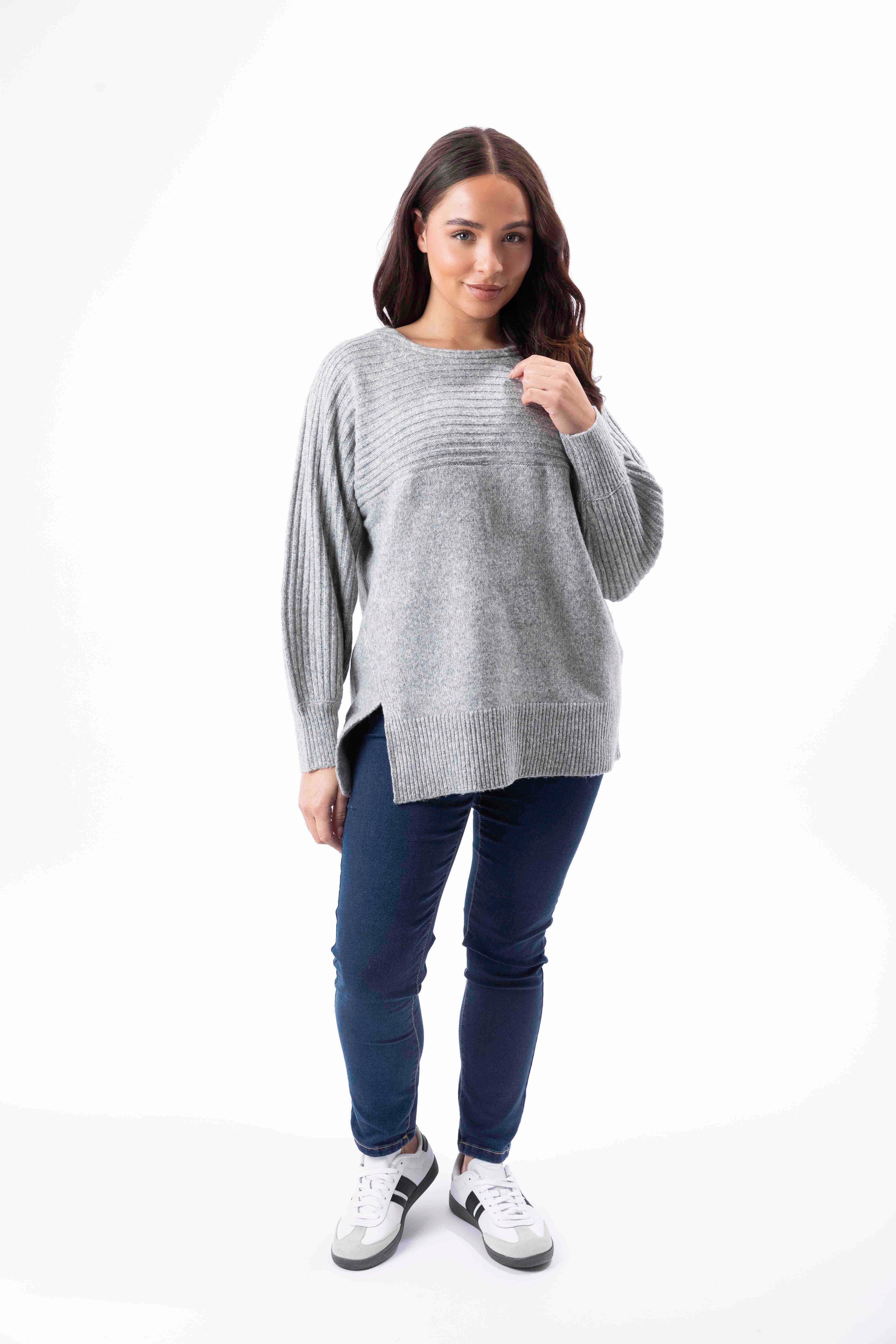 Contrast Knitted Viscose Side Slit Relaxed Fit Pullover