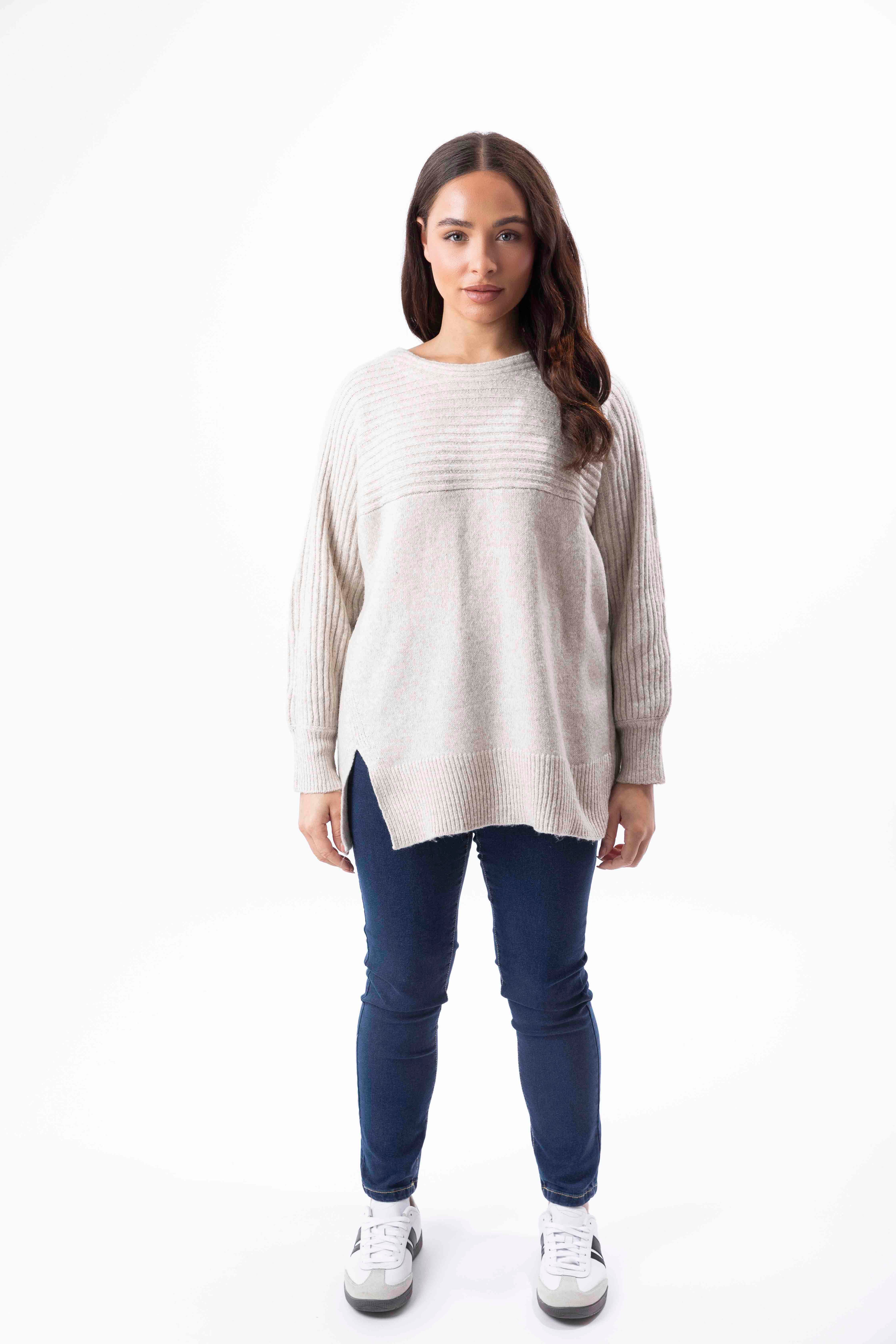 Contrast Knitted Viscose Side Slit Relaxed Fit Pullover