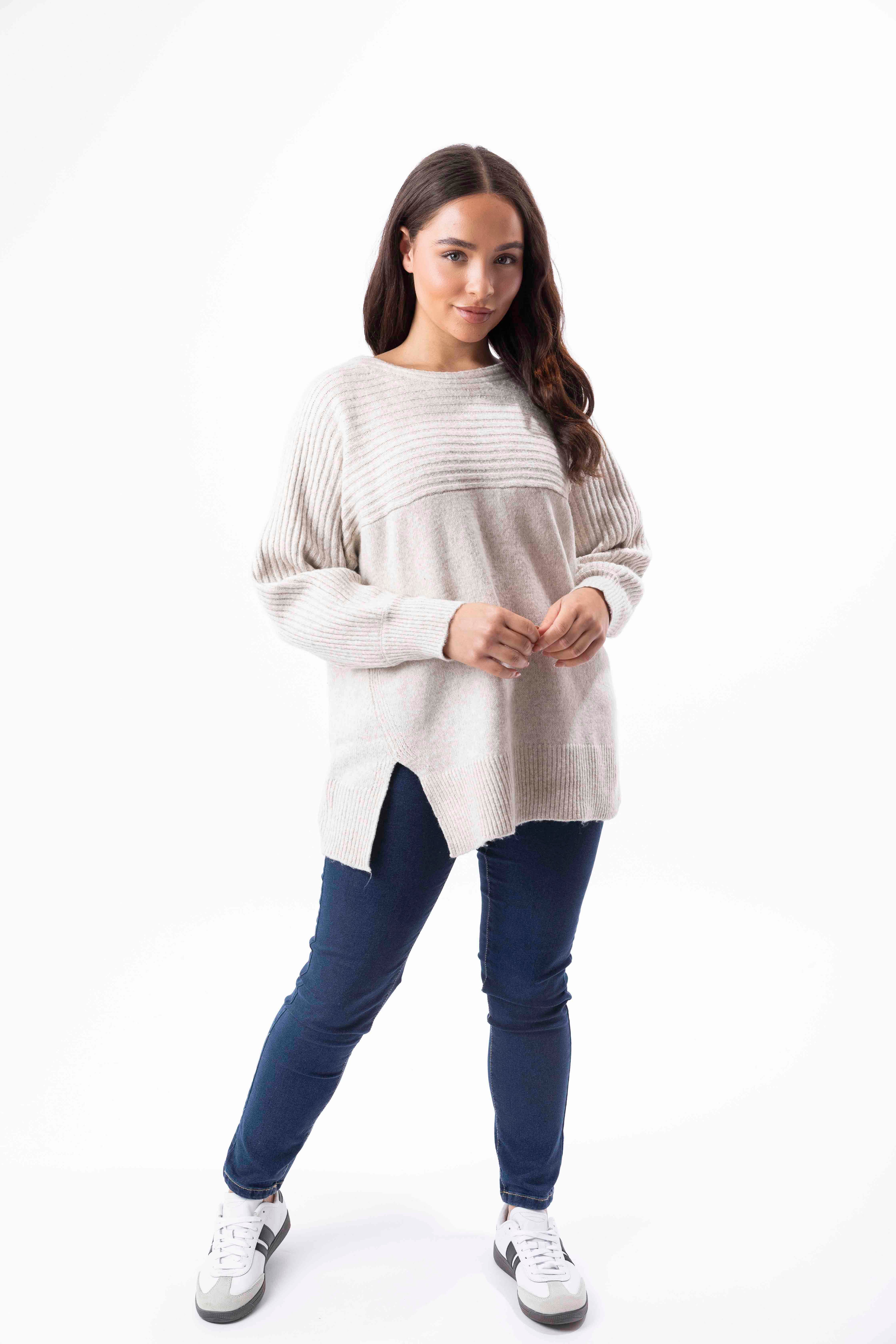 Contrast Knitted Viscose Side Slit Relaxed Fit Pullover